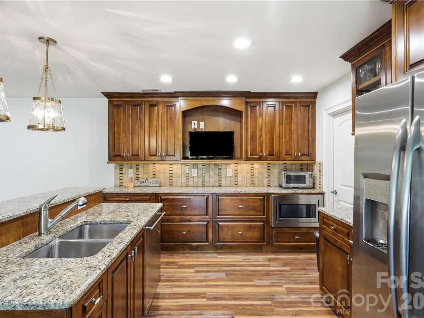 16121 Tana Tea Circle, Tega Cay, SC 29708.  MLS# CAR4381341, YatesRealty ID 34991. 