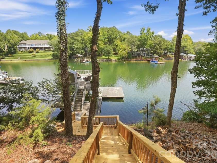 16121 Tana Tea Circle, Tega Cay, SC 29708.  MLS# CAR4381341, YatesRealty ID 34991. 