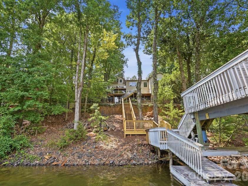16121 Tana Tea Circle, Tega Cay, SC 29708.  MLS# CAR4381341, YatesRealty ID 34991. 