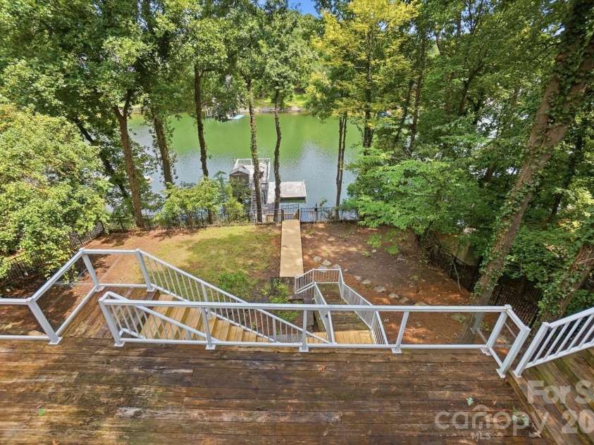 16121 Tana Tea Circle, Tega Cay, SC 29708.  MLS# CAR4381341, YatesRealty ID 34991. 