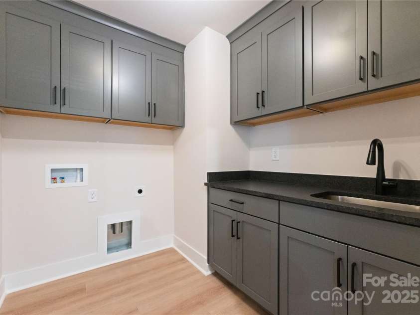 3017 Kinger Lane, Matthews, NC 28105.  MLS# CAR4296177, YatesRealty ID 34991. Model Representation