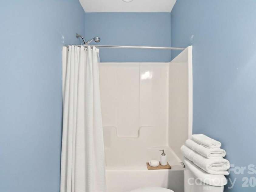 2084 Calloway Pines Drive, Tega Cay, SC 29708.  MLS# CAR4386459, YatesRealty ID 34992. 