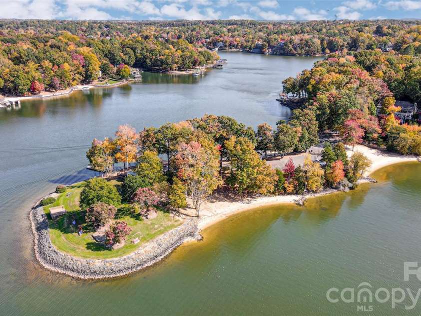 2084 Calloway Pines Drive, Tega Cay, SC 29708.  MLS# CAR4386459, YatesRealty ID 34992. 