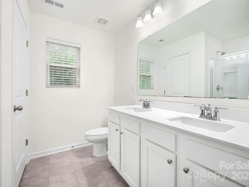 254 Quinn Road, Matthews, NC 28104.  MLS# CAR4289604, YatesRealty ID 34992. 