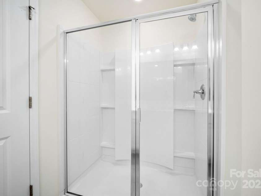 254 Quinn Road, Matthews, NC 28104.  MLS# CAR4289604, YatesRealty ID 34992. 