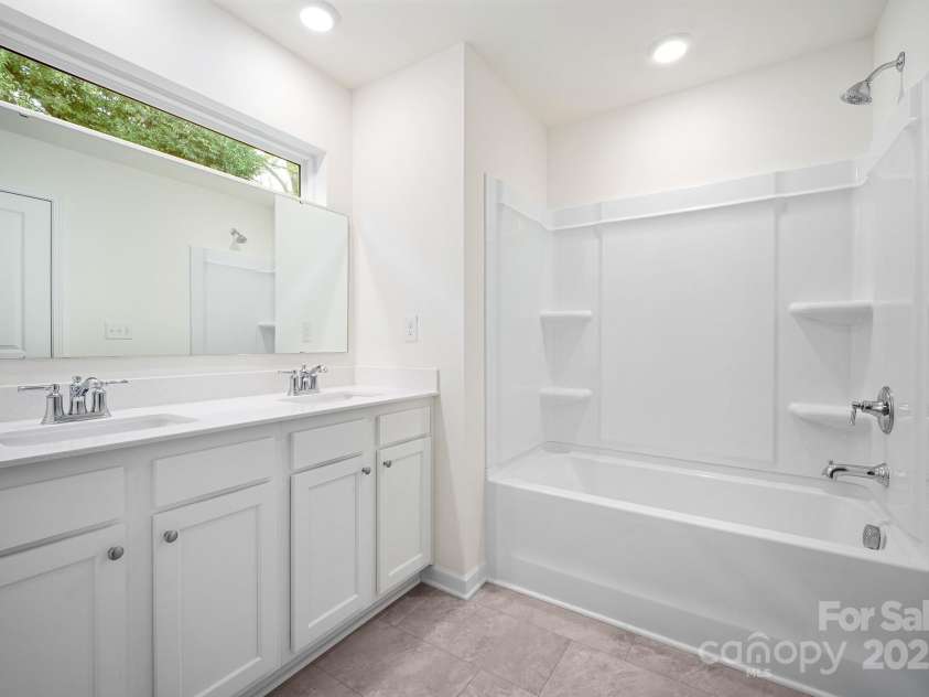 254 Quinn Road, Matthews, NC 28104.  MLS# CAR4289604, YatesRealty ID 34992. 