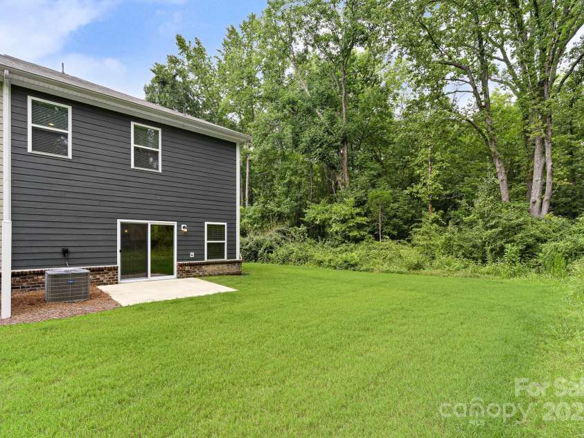254 Quinn Road, Matthews, NC 28104.  MLS# CAR4289604, YatesRealty ID 34992. 