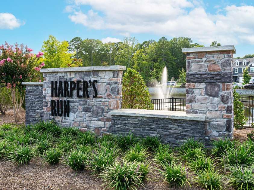 254 Quinn Road, Matthews, NC 28104.  MLS# CAR4289604, YatesRealty ID 34992. 