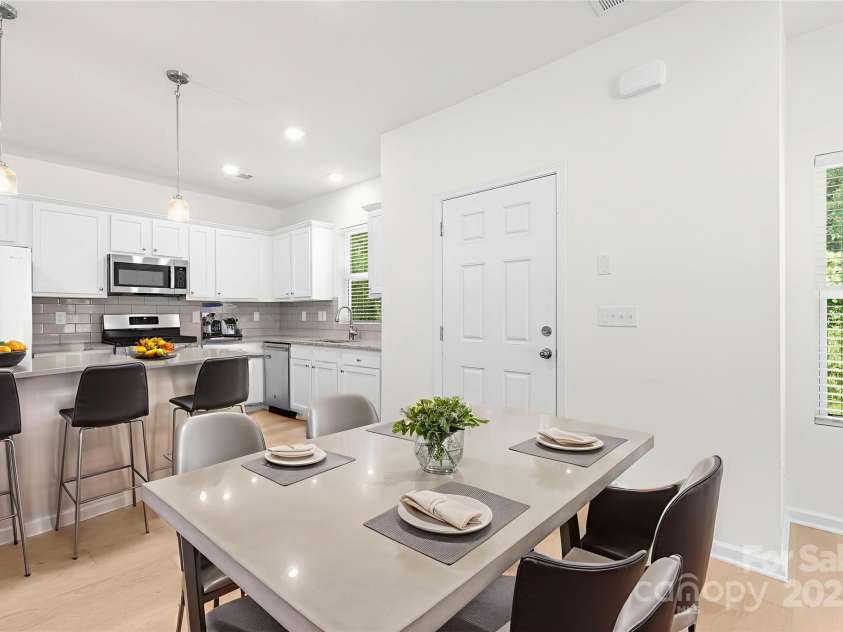 254 Quinn Road, Matthews, NC 28104.  MLS# CAR4289604, YatesRealty ID 34992. 