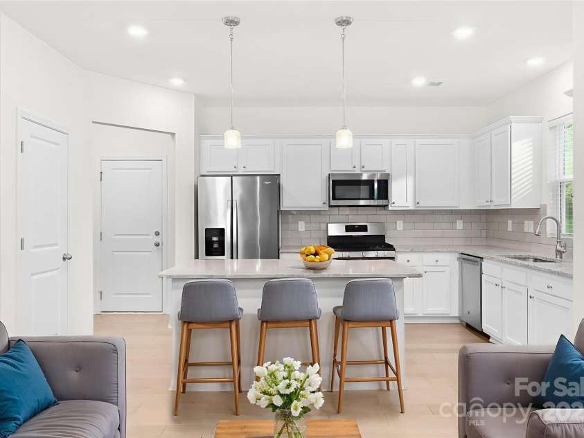 254 Quinn Road, Matthews, NC 28104.  MLS# CAR4289604, YatesRealty ID 34992. 