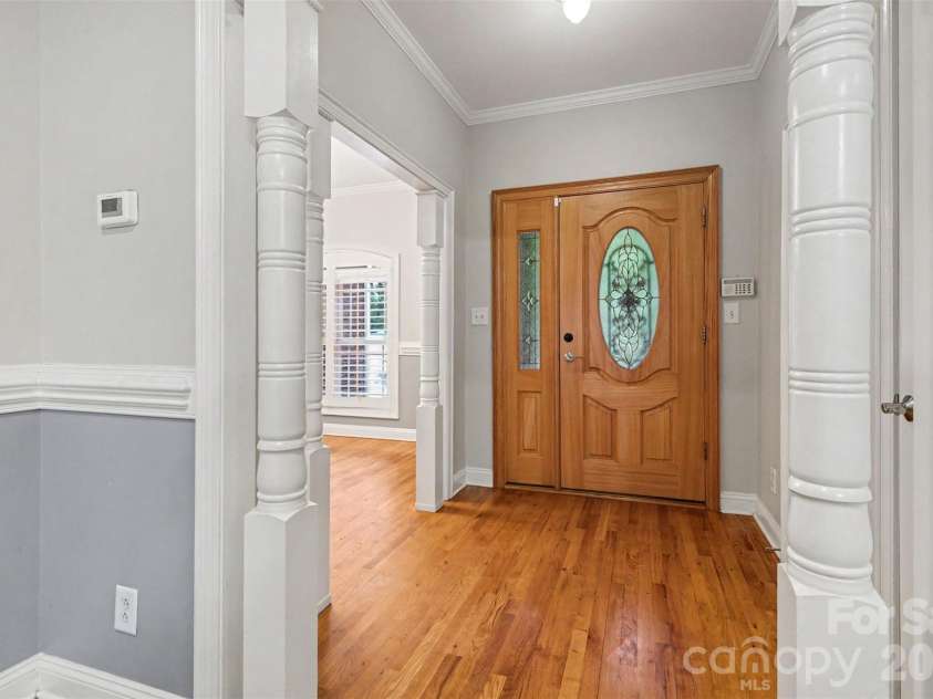 3801 Hayden Drive, Charlotte, NC 28269.  MLS# CAR4389993, YatesRealty ID 34993. 