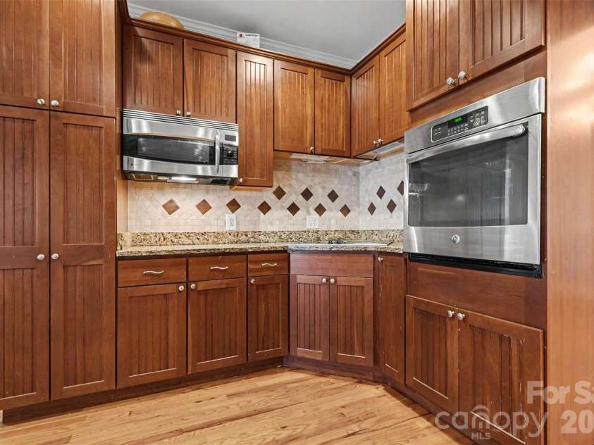 3801 Hayden Drive, Charlotte, NC 28269.  MLS# CAR4389993, YatesRealty ID 34993. 