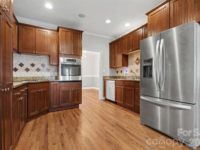 3801 Hayden Drive, Charlotte, NC 28269.  MLS# CAR4389993, YatesRealty ID 34993. 
