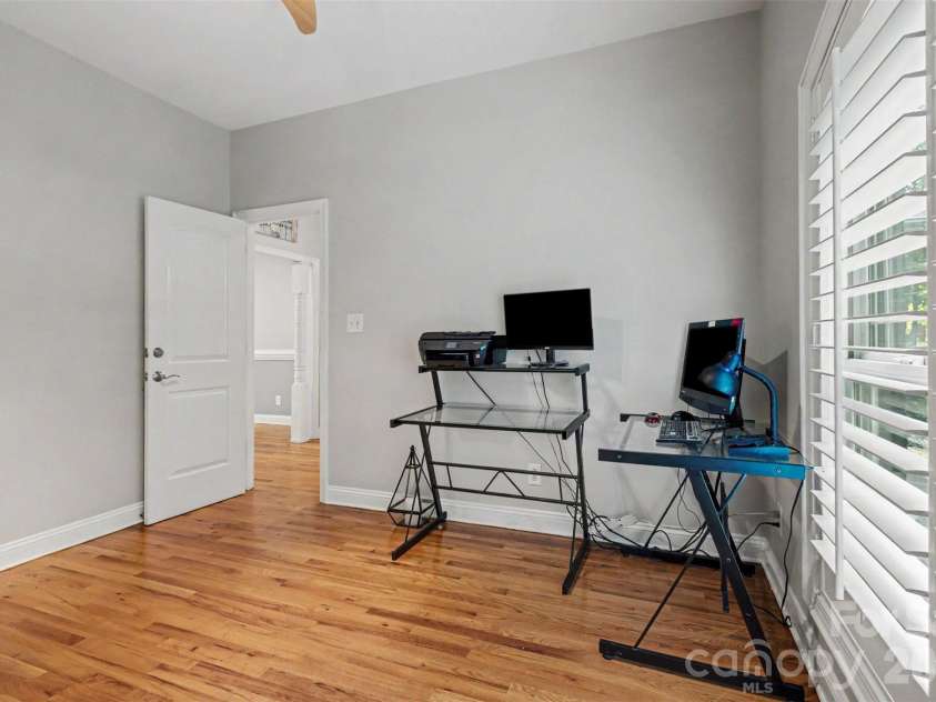 3801 Hayden Drive, Charlotte, NC 28269.  MLS# CAR4389993, YatesRealty ID 34993. 