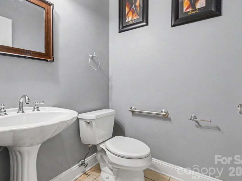 3801 Hayden Drive, Charlotte, NC 28269.  MLS# CAR4389993, YatesRealty ID 34993. 