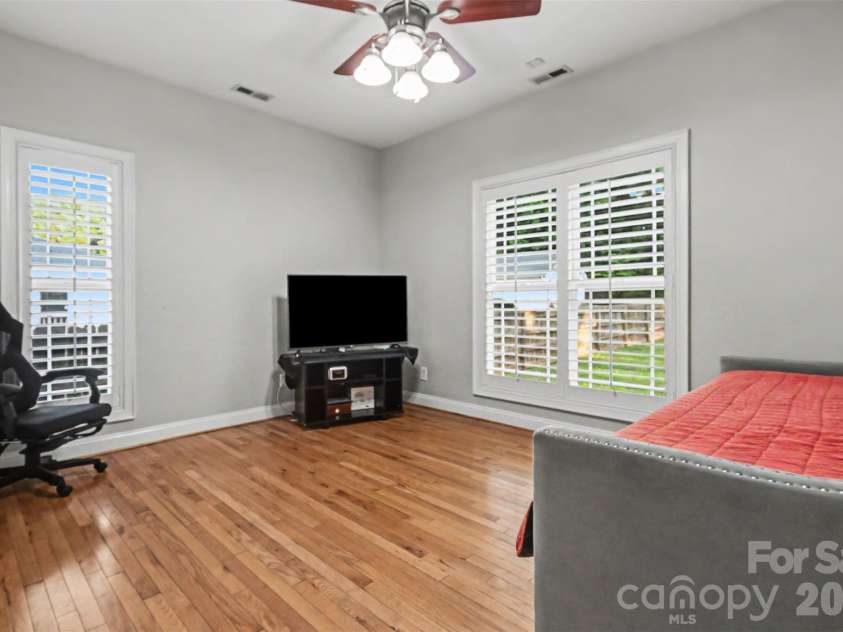 3801 Hayden Drive, Charlotte, NC 28269.  MLS# CAR4389993, YatesRealty ID 34993. 