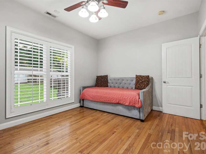 3801 Hayden Drive, Charlotte, NC 28269.  MLS# CAR4389993, YatesRealty ID 34993. 