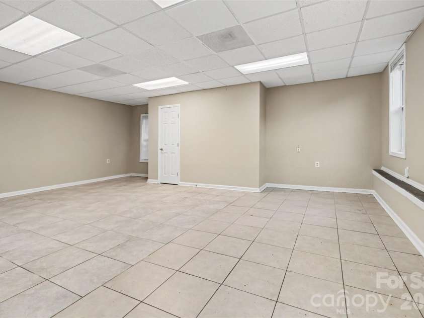 3801 Hayden Drive, Charlotte, NC 28269.  MLS# CAR4389993, YatesRealty ID 34993. 