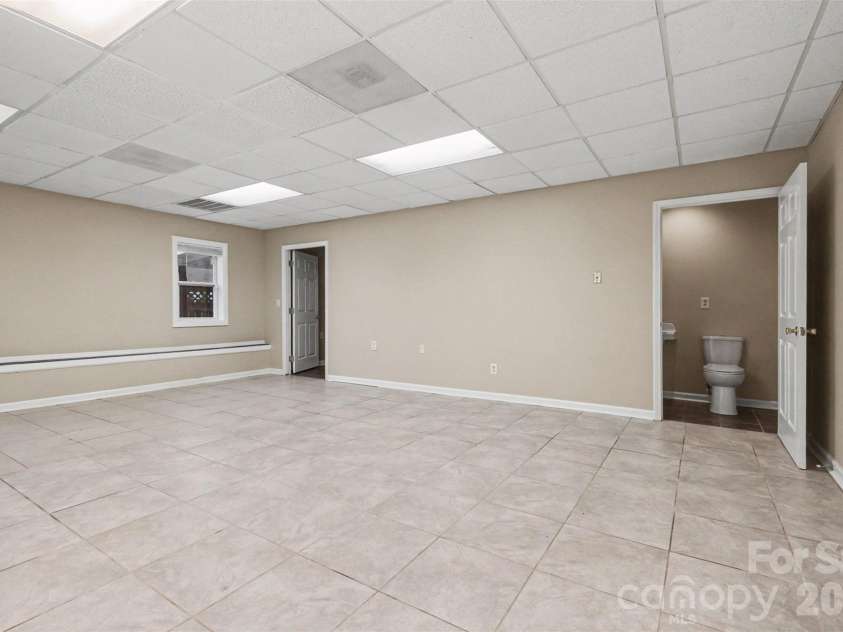 3801 Hayden Drive, Charlotte, NC 28269.  MLS# CAR4389993, YatesRealty ID 34993. 
