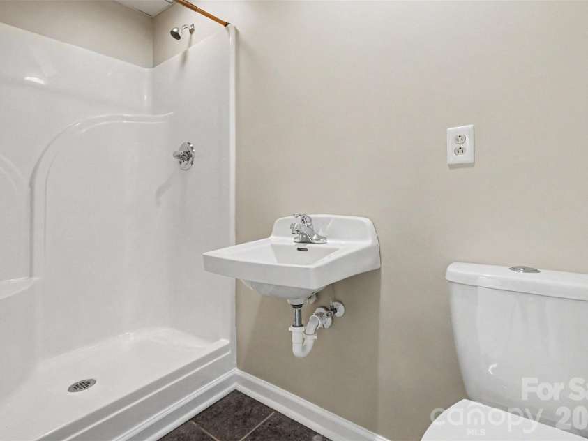 3801 Hayden Drive, Charlotte, NC 28269.  MLS# CAR4389993, YatesRealty ID 34993. 