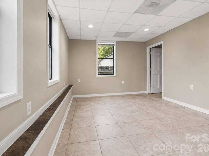 3801 Hayden Drive, Charlotte, NC 28269.  MLS# CAR4389993, YatesRealty ID 34993. 