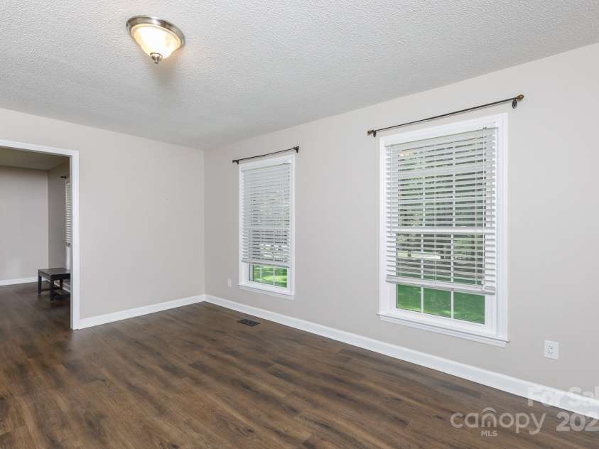 4520 Belhaven Forest Drive, Gastonia, NC 28056.  MLS# CAR4294728, YatesRealty ID 34993. Flex Space - Living room