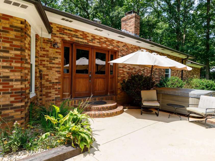 4520 Belhaven Forest Drive, Gastonia, NC 28056.  MLS# CAR4294728, YatesRealty ID 34993. Hot tub to stay