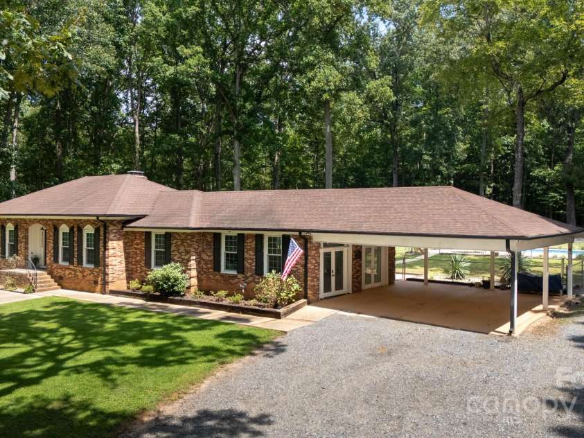 4520 Belhaven Forest Drive, Gastonia, NC 28056.  MLS# CAR4294728, YatesRealty ID 34993. Shade trees