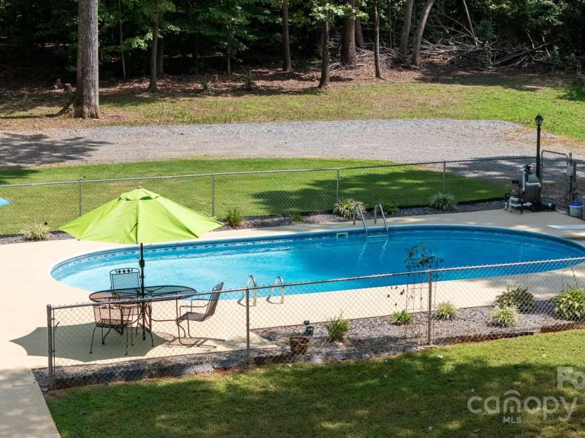 4520 Belhaven Forest Drive, Gastonia, NC 28056.  MLS# CAR4294728, YatesRealty ID 34993. Well landscaped