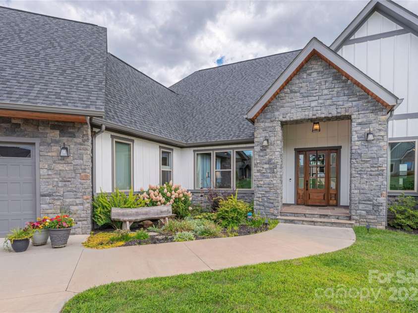 456 Samuel Drive, Mills River, NC 28759.  MLS# CAR4295311, YatesRealty ID 34995. 