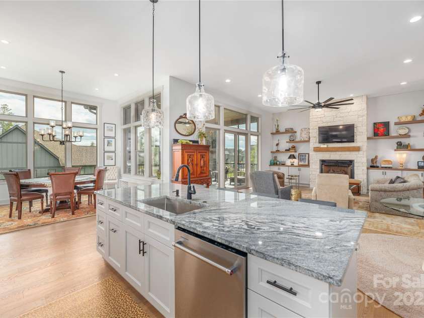 456 Samuel Drive, Mills River, NC 28759.  MLS# CAR4295311, YatesRealty ID 34995. 