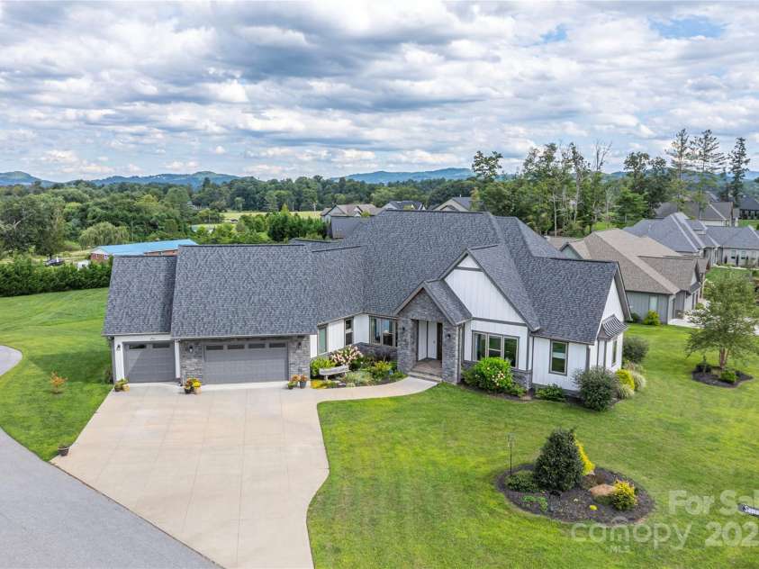 456 Samuel Drive, Mills River, NC 28759.  MLS# CAR4295311, YatesRealty ID 34995. 