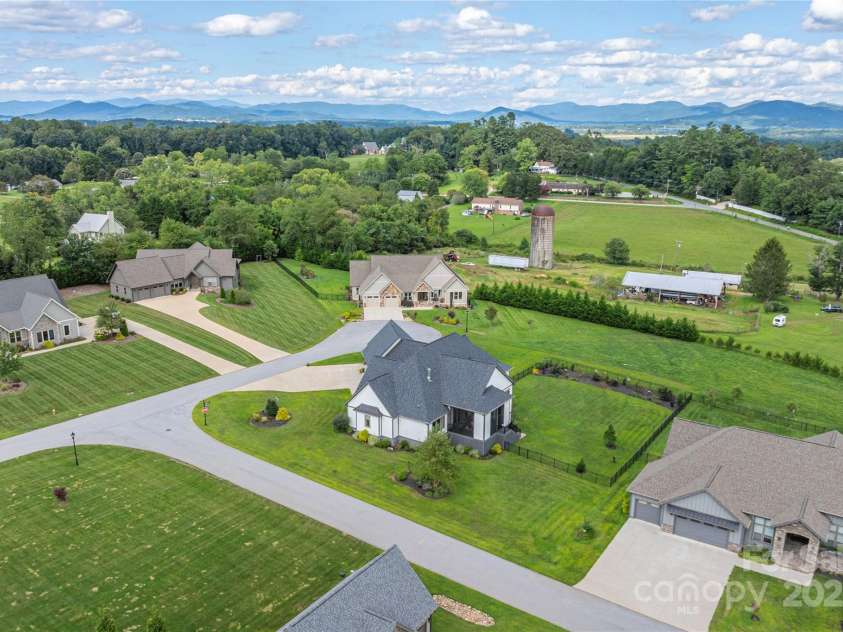 456 Samuel Drive, Mills River, NC 28759.  MLS# CAR4295311, YatesRealty ID 34995. 