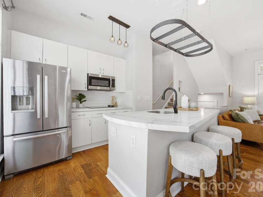 906 Garden District Drive, Charlotte, NC 28202.  MLS# CAR4391842, YatesRealty ID 34995. 