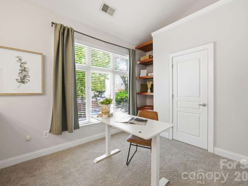 906 Garden District Drive, Charlotte, NC 28202.  MLS# CAR4391842, YatesRealty ID 34995. 