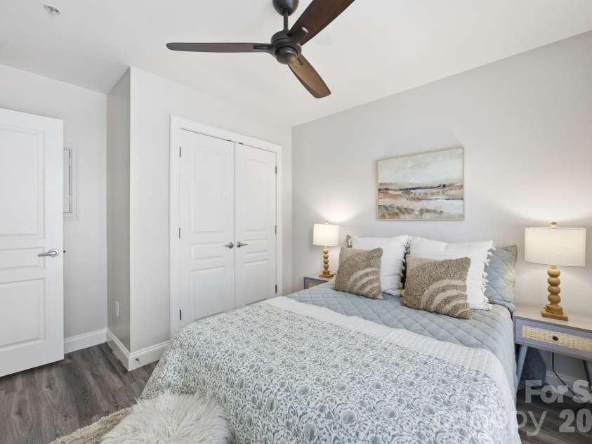 906 Garden District Drive, Charlotte, NC 28202.  MLS# CAR4391842, YatesRealty ID 34995. 