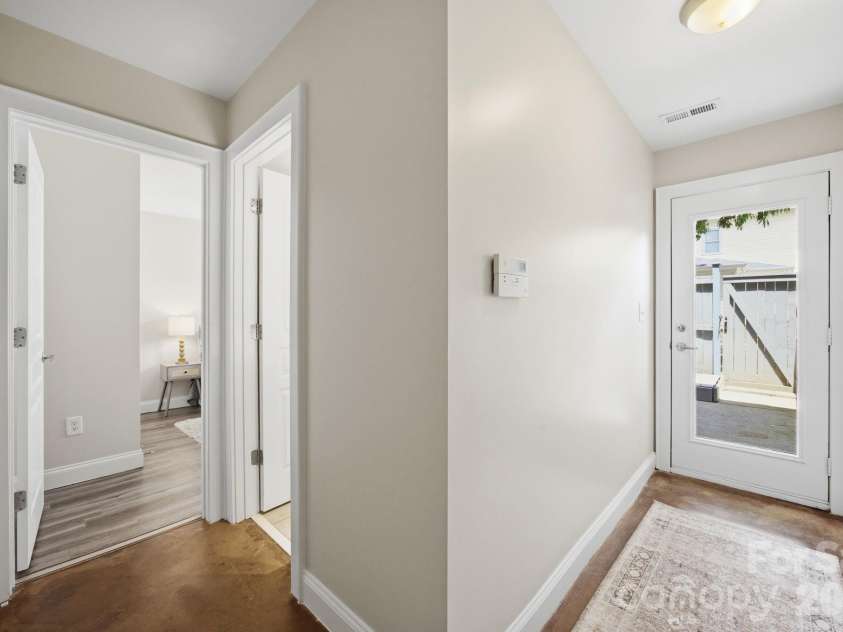 906 Garden District Drive, Charlotte, NC 28202.  MLS# CAR4391842, YatesRealty ID 34995. Entry from lower level