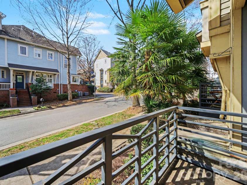906 Garden District Drive, Charlotte, NC 28202.  MLS# CAR4391842, YatesRealty ID 34995. View from