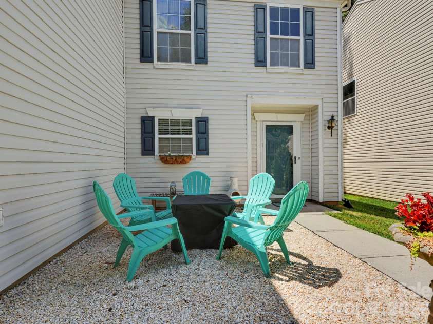 5529 Idlewild Road, Charlotte, NC 28227.  MLS# CAR4389190, YatesRealty ID 34996. 