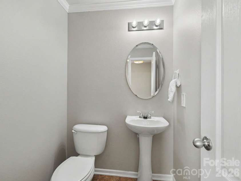 5529 Idlewild Road, Charlotte, NC 28227.  MLS# CAR4389190, YatesRealty ID 34996. 