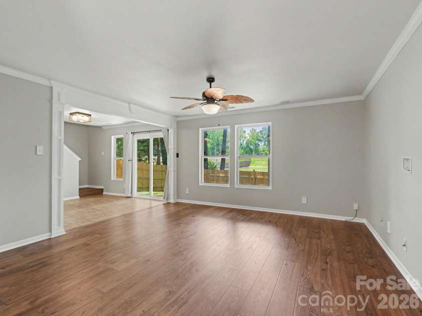 5529 Idlewild Road, Charlotte, NC 28227.  MLS# CAR4389190, YatesRealty ID 34996. 