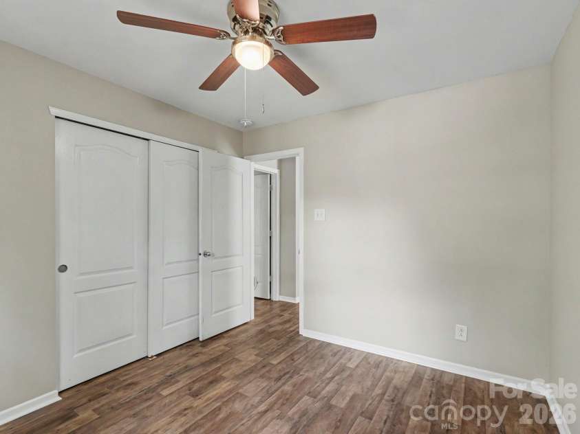 5529 Idlewild Road, Charlotte, NC 28227.  MLS# CAR4389190, YatesRealty ID 34996. 