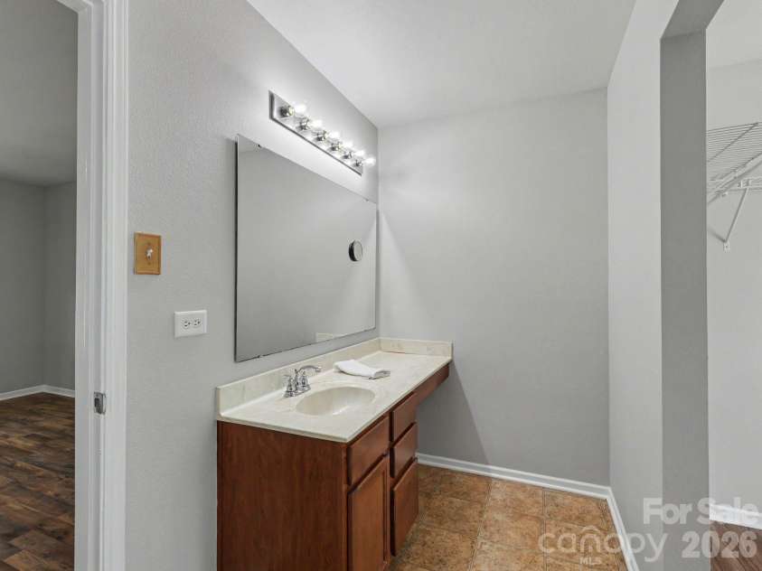 5529 Idlewild Road, Charlotte, NC 28227.  MLS# CAR4389190, YatesRealty ID 34996. 