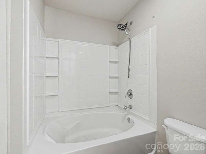 5529 Idlewild Road, Charlotte, NC 28227.  MLS# CAR4389190, YatesRealty ID 34996. 