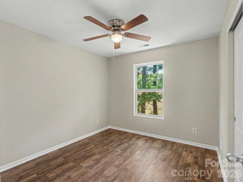 5529 Idlewild Road, Charlotte, NC 28227.  MLS# CAR4389190, YatesRealty ID 34996. 