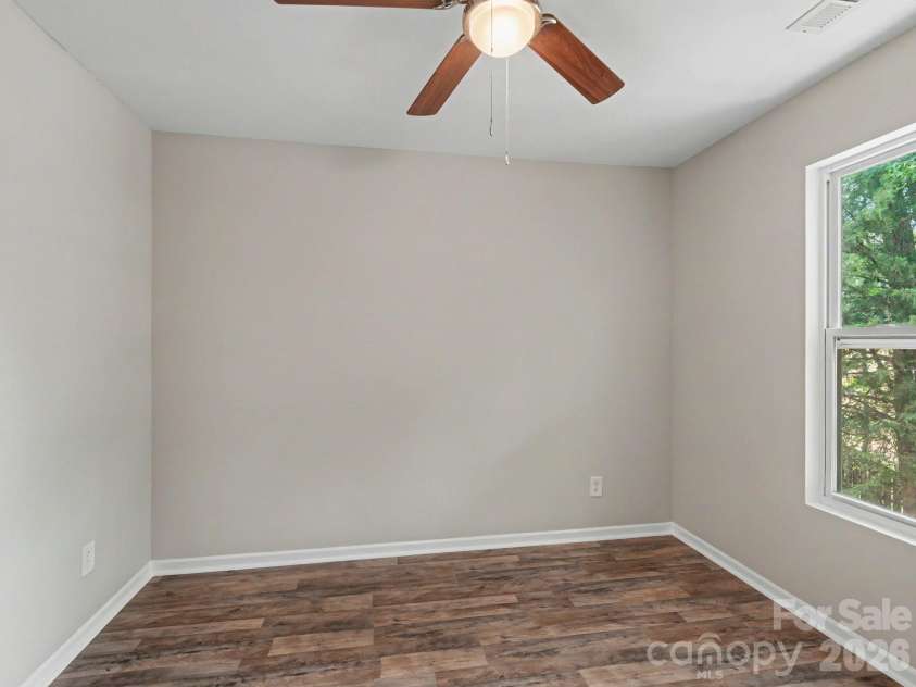 5529 Idlewild Road, Charlotte, NC 28227.  MLS# CAR4389190, YatesRealty ID 34996. 
