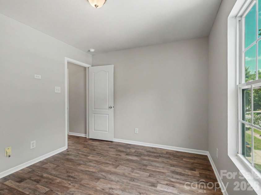 5529 Idlewild Road, Charlotte, NC 28227.  MLS# CAR4389190, YatesRealty ID 34996. 