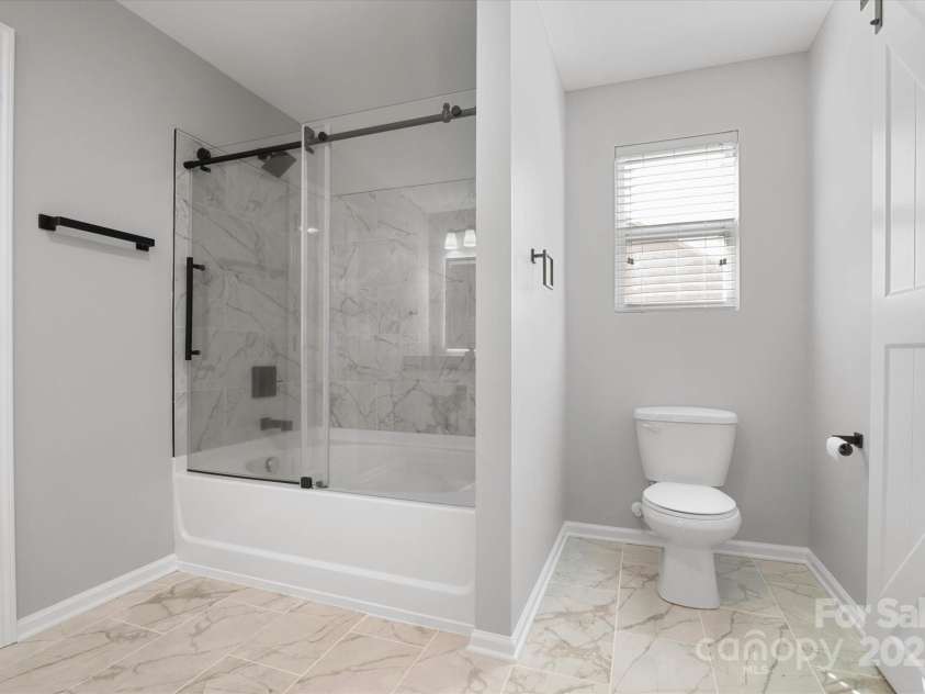 1177 Ellis Pond Drive, Rock Hill, SC 29730.  MLS# CAR4278534, YatesRealty ID 34997. 