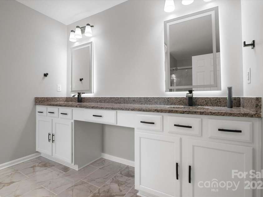 1177 Ellis Pond Drive, Rock Hill, SC 29730.  MLS# CAR4278534, YatesRealty ID 34997. 