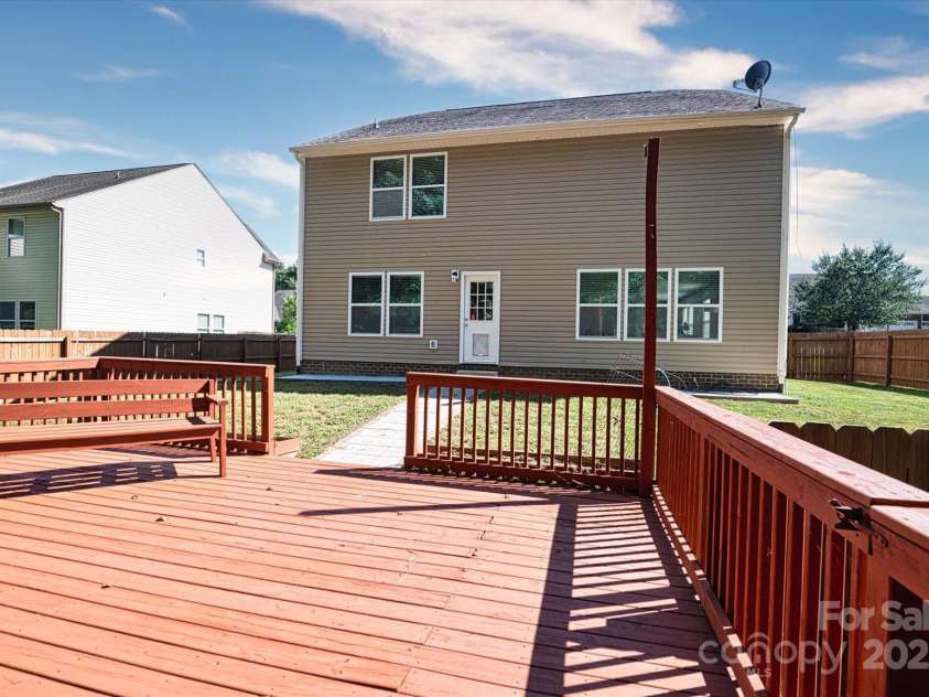 1177 Ellis Pond Drive, Rock Hill, SC 29730.  MLS# CAR4278534, YatesRealty ID 34997. 